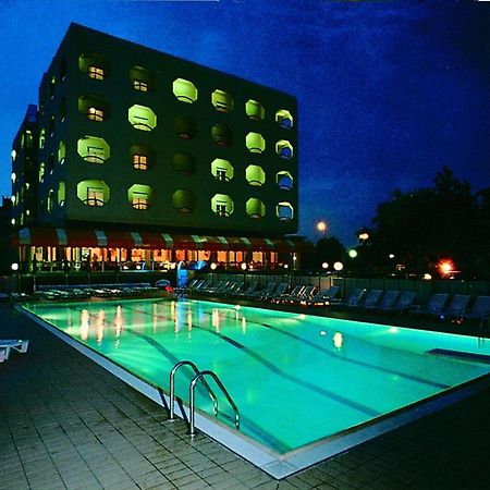 Hotel San Pietro Cesenatico Esterno foto