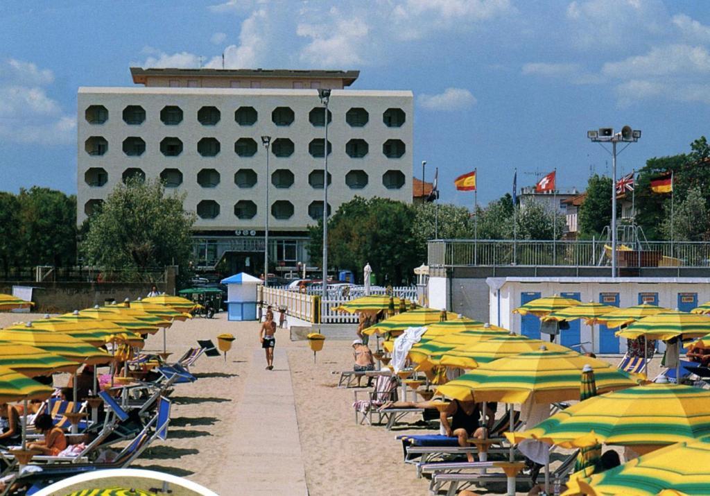 Hotel San Pietro Cesenatico Esterno foto