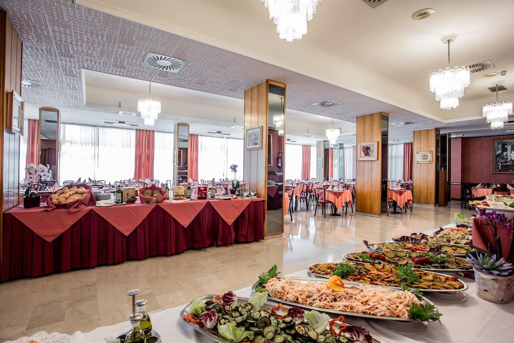 Hotel San Pietro Cesenatico Esterno foto